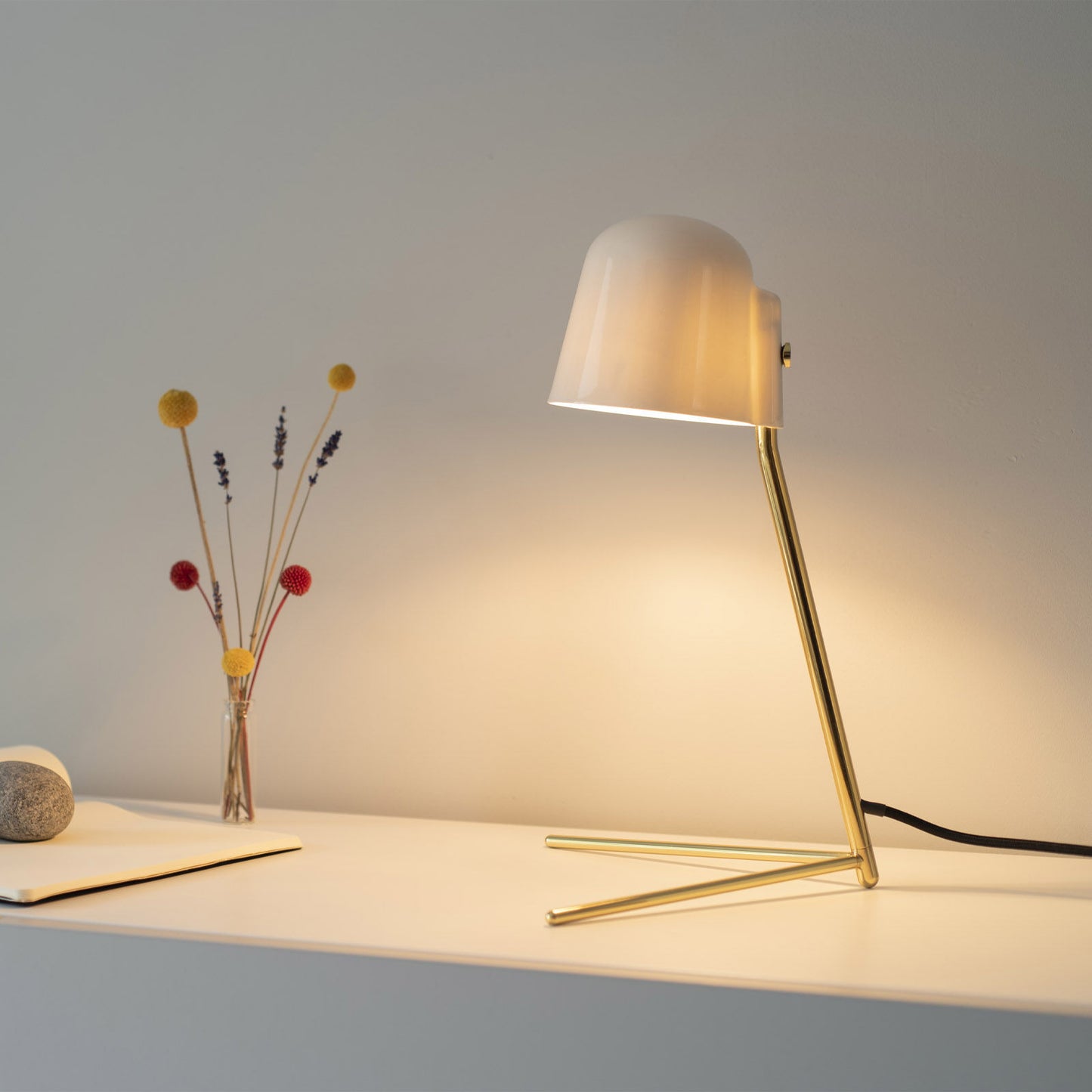 ikitree Creative Director desk lamp