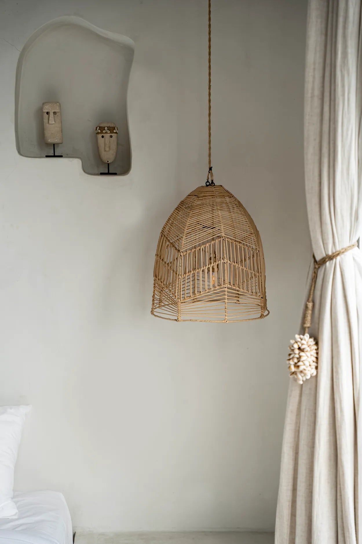 Bazar Bizar Antwerp The Bala Pendant - Natural - M