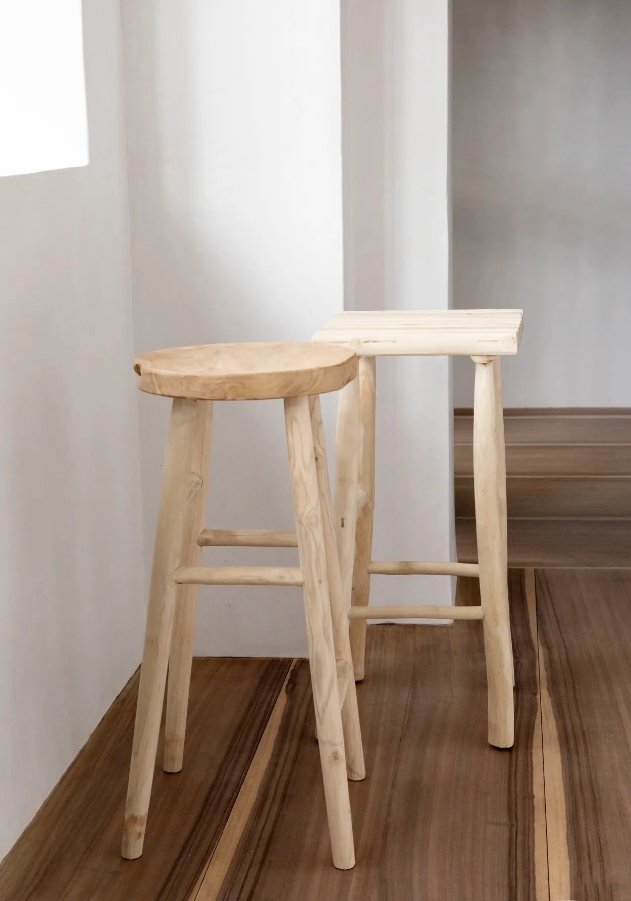 Bazar Bizar Antwerp The Kedut Bar Stool - Natural